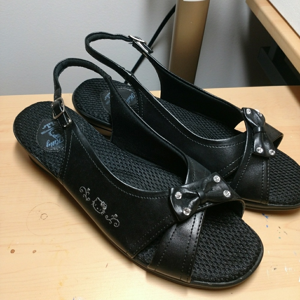 Hello Kitty Black low heels